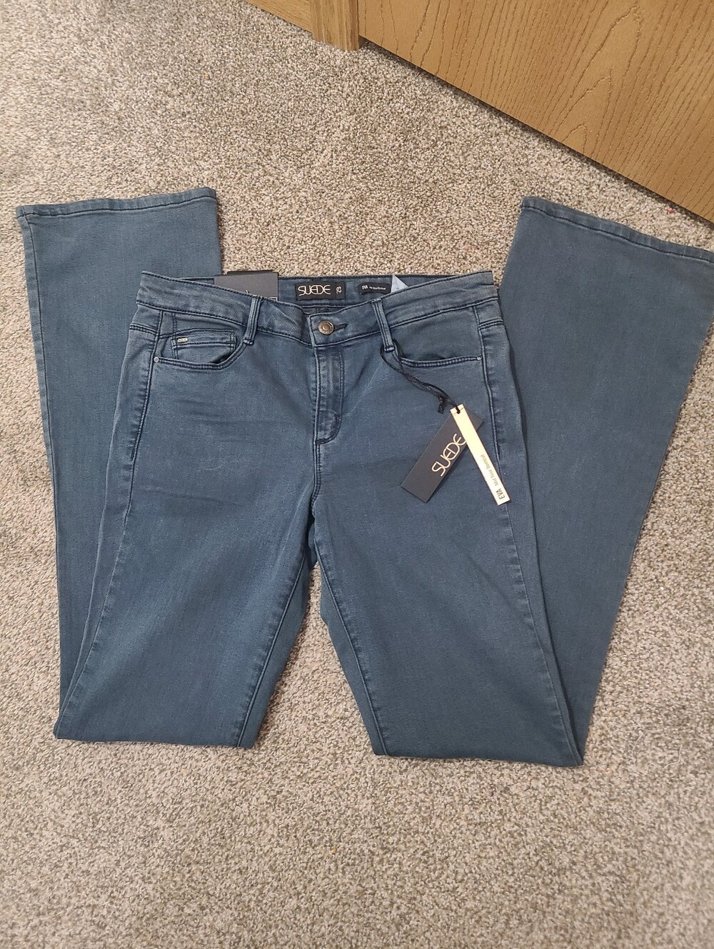 NWT Suede Brand Eva Mid Rise Bootcut Jeans - Picture 3 of 5